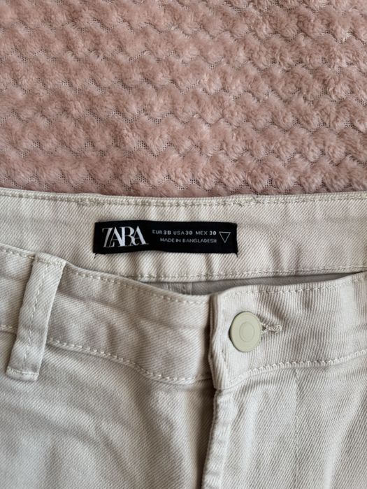 Мъжки светлобежово дънки Zara