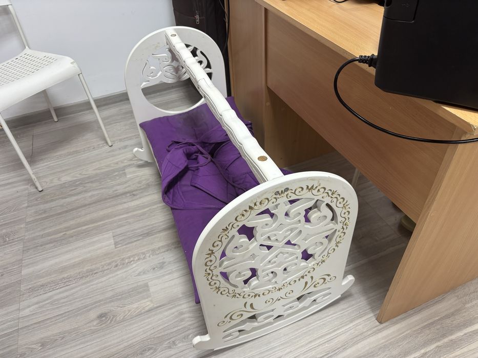 Бесік , колыбель