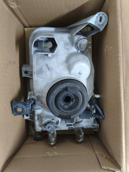 Фары Nissan Pathfinder R50