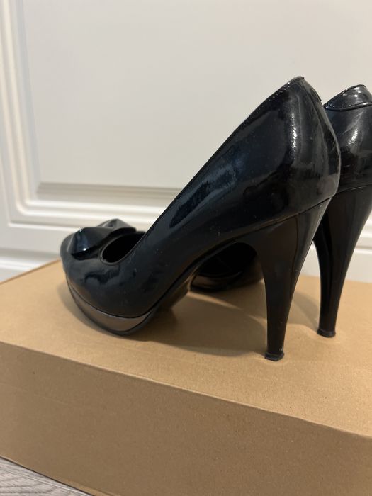 Женские туфли черные, белые 38 р