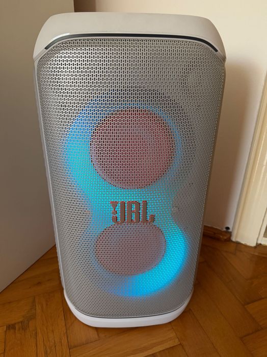Boxa Jbl Partybox 320 Alba 240W noua desigilata de proba si folosita de 2-3 ori
