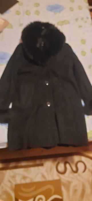 Cojoc dama cu guler blana si blanita la maneci