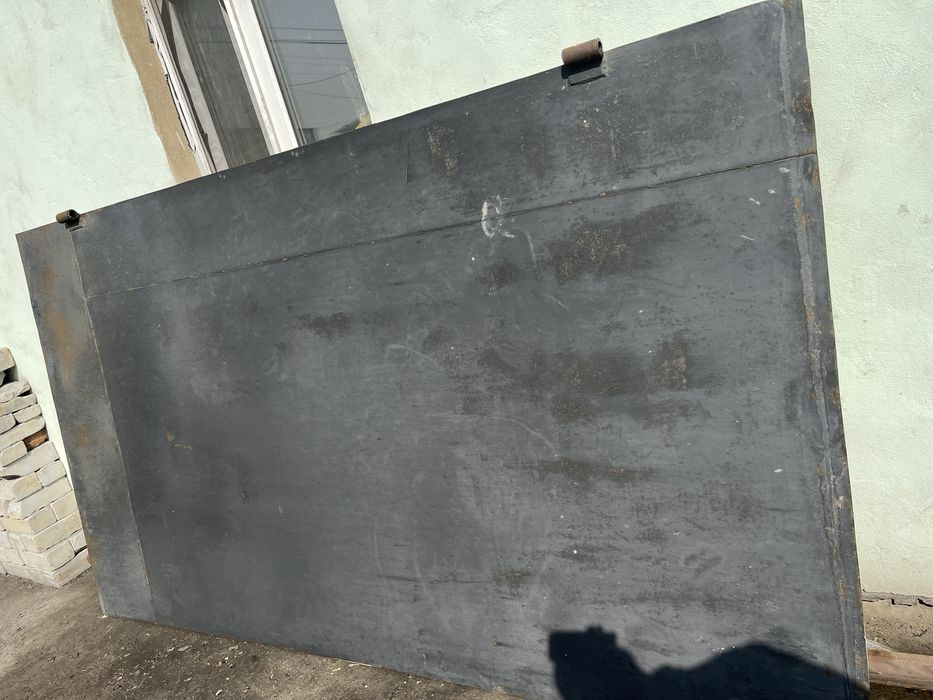 Ворота в гараж метал