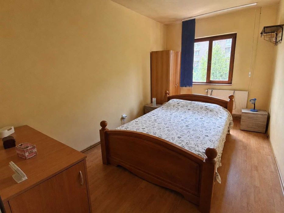 Vanzare apartament 3 camere