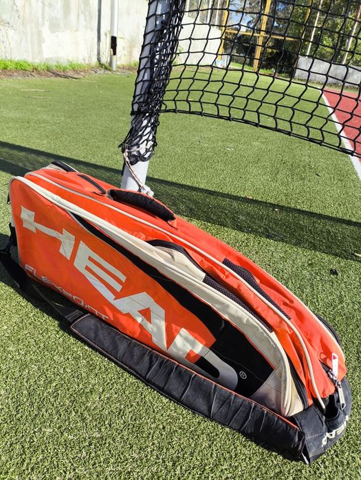 Продавам запазени сакове за тенис на корт.