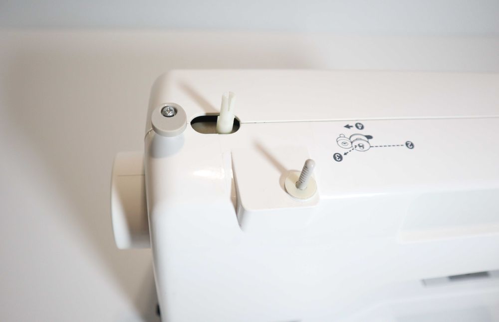 Masina de cusut automata Brother J14