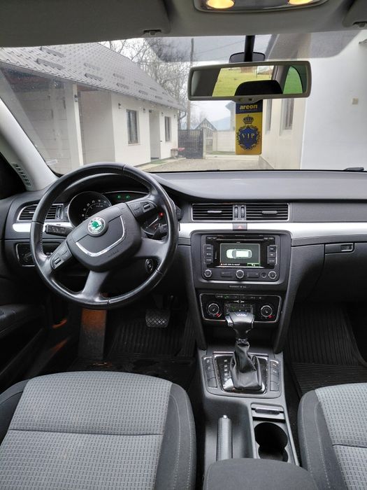Skoda superb anul 2012