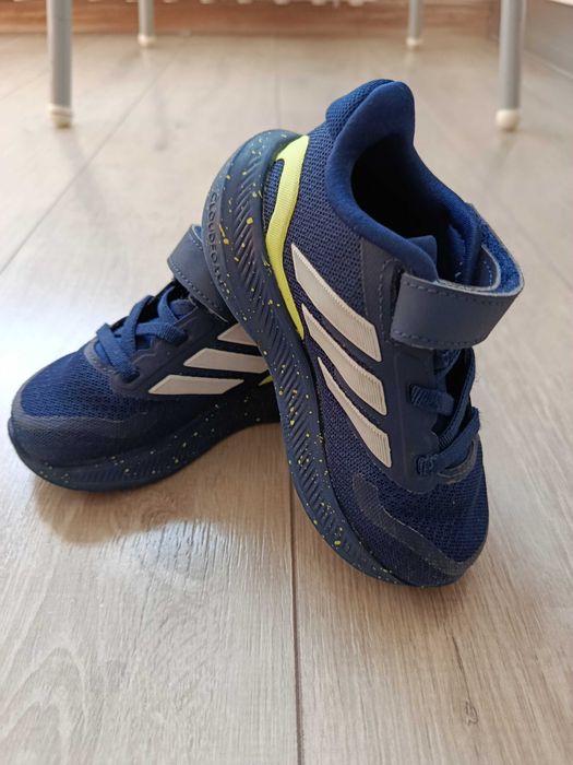 Продавам маратонки Adidas 23 1/3