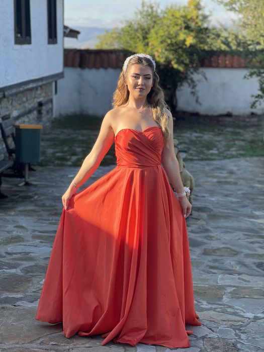 Дълга официална рокля