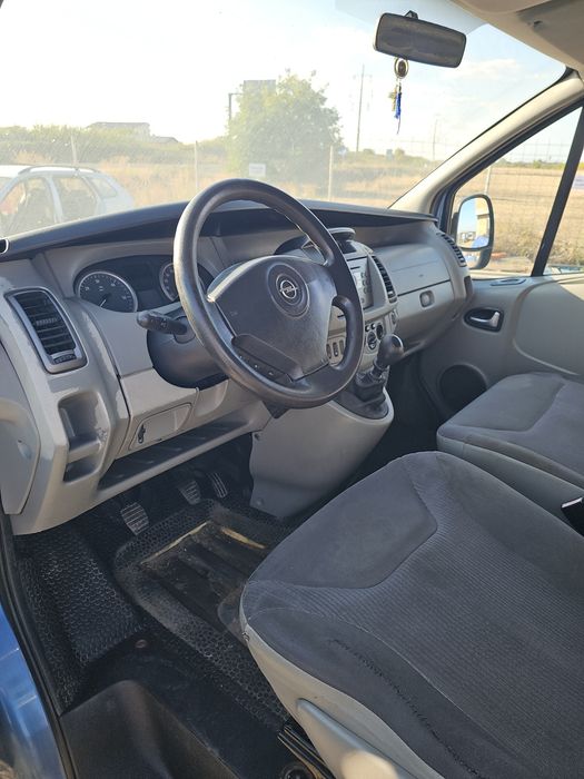 Dezmembrari piese opel vivaro renault trafic , lung 2007, 2,0 cdti, 84 kw, 8 locuri, albastru,