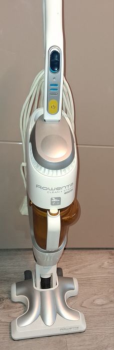 Vând aspirator rowenta!