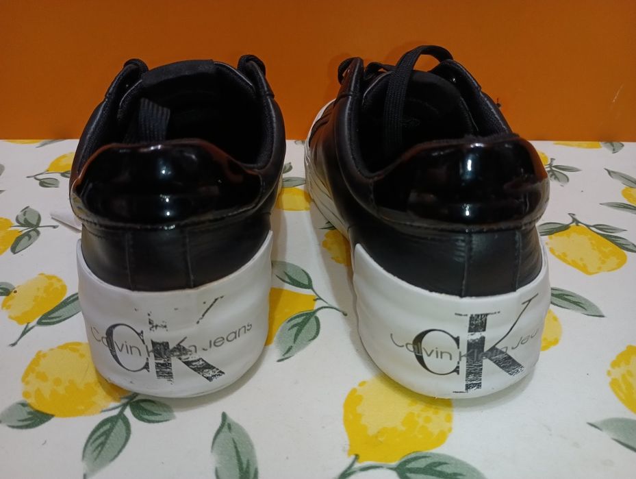 Calvin Klein N 40 кожени - 45 лв