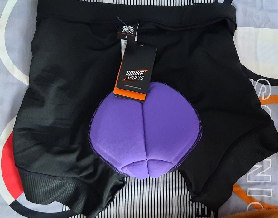 Pantaloni scurti de ciclism