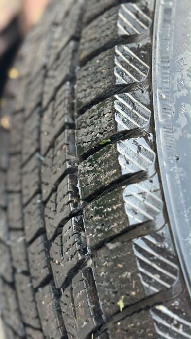 Зимние резины 245/50R20