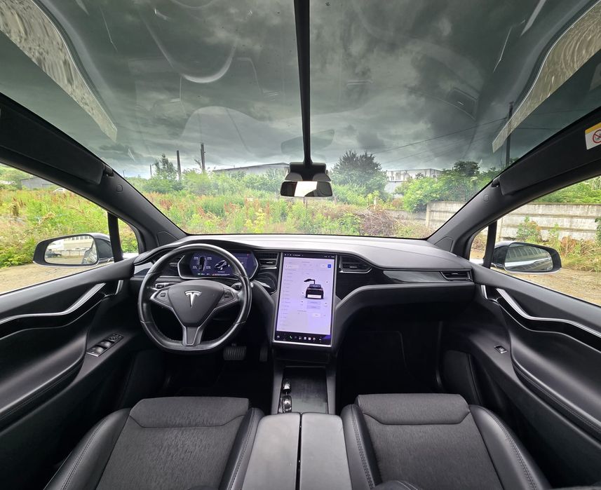 Tesla Model X 75D * Dual motor