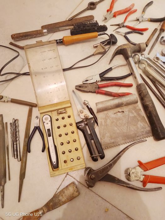 Комплект инструменти