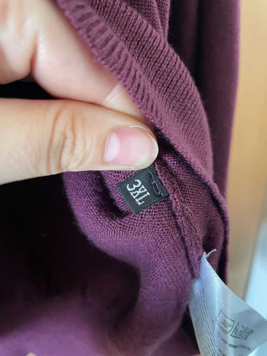 Pulover visiniu Hugo Boss din 100% lana virgina, marimea XL