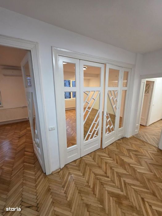 Spatiu birouri / Ultracentral/ 3 camere/ 2 bai/ Renovat