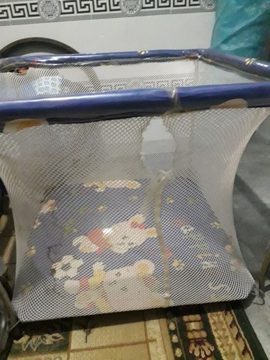 Продаётся манеж б/у