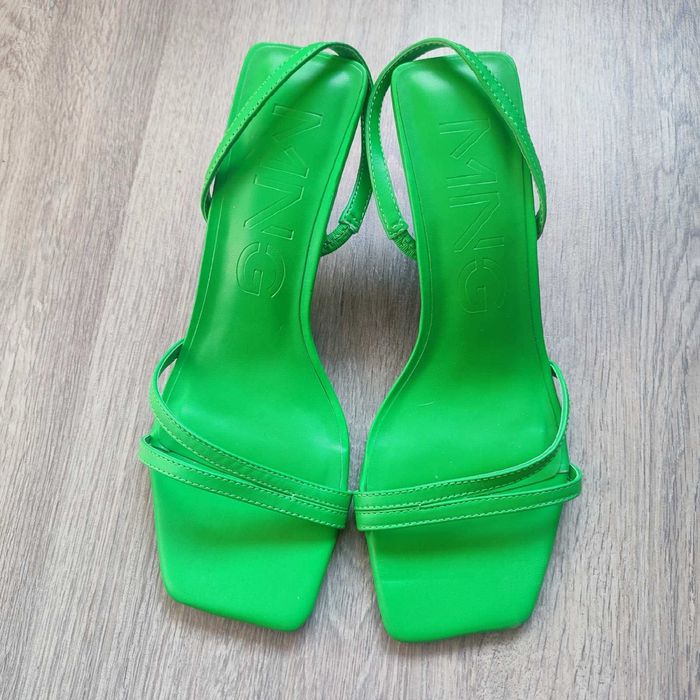 Дамски сандали и обувки Mango