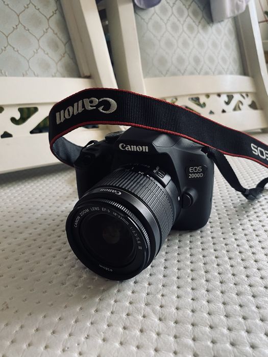 Фотоаппарат canon 2000d