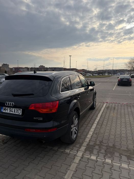 Vînd Audi Q7 2007
