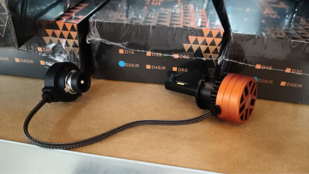 Продавам Лед крушки D2s