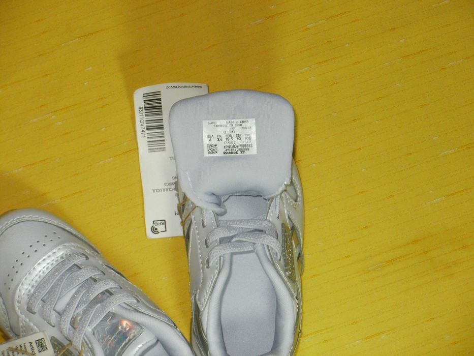 REEBOK, CONVERSE, оригинални нови бебешки 19, 18