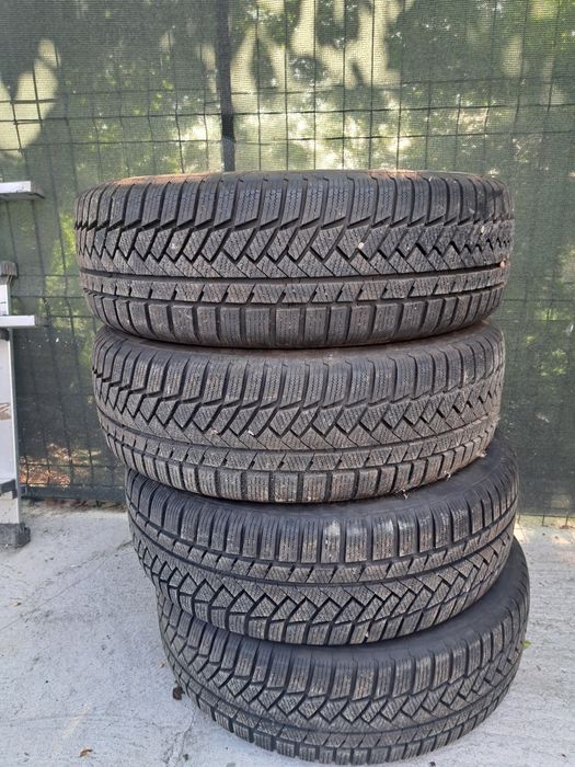 Vand 2 seturi de cauciucuri de iarna continental. 225/60/17R.    215/55/17R