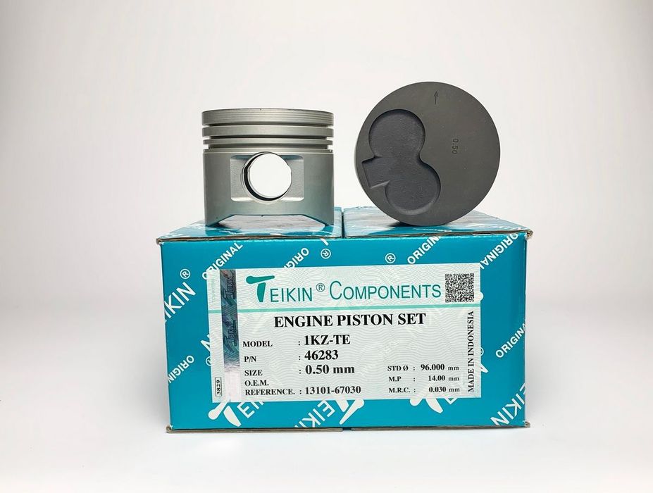 Поршни двигатель 1кзте. Новые.