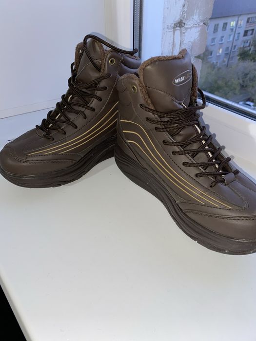 Женские осенние ботинки