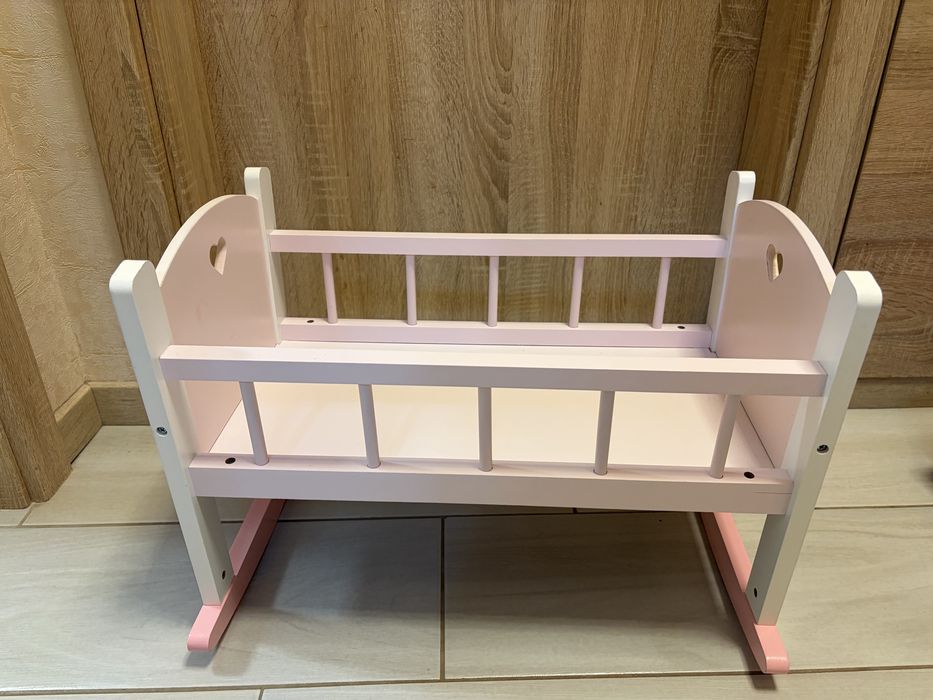 Дървена количка и кошара за игра