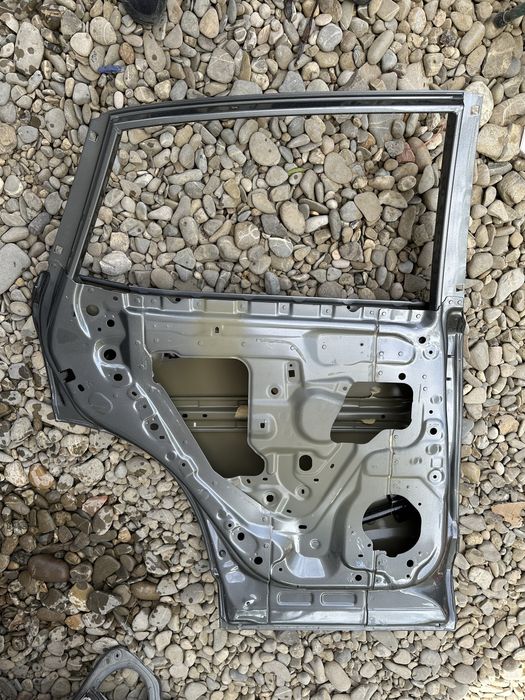 Usa stânga spate nissan qashqai.