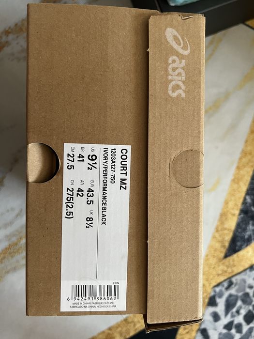 Продам кроссовик асикс оригинал