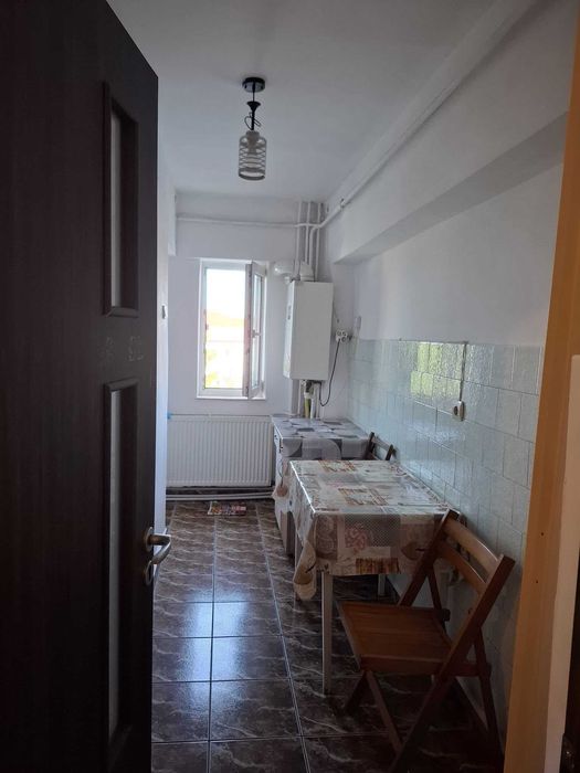 Închiriez garsoniera