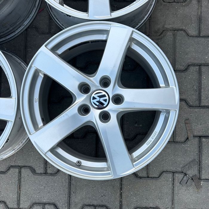 Jante aliaj VW Golf Passat Tiguan Touran octavia leon pe 17 5x112