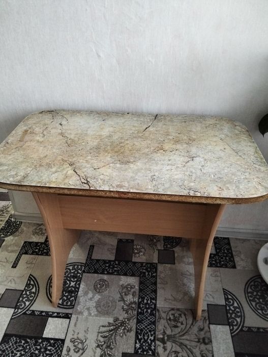 Мебель стол кухонный