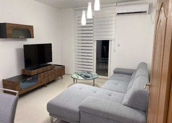 Дава се под наем Двустаен апартамент в Бургас, Изгрев - 60 кв.м за 219.3 € - Снимка #2