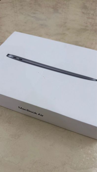 Продам Macbook Air 13