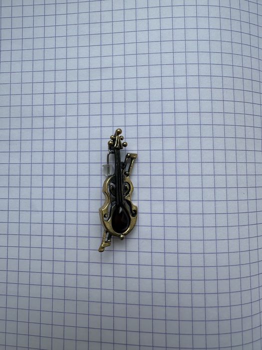 Брошка кулон скрипка