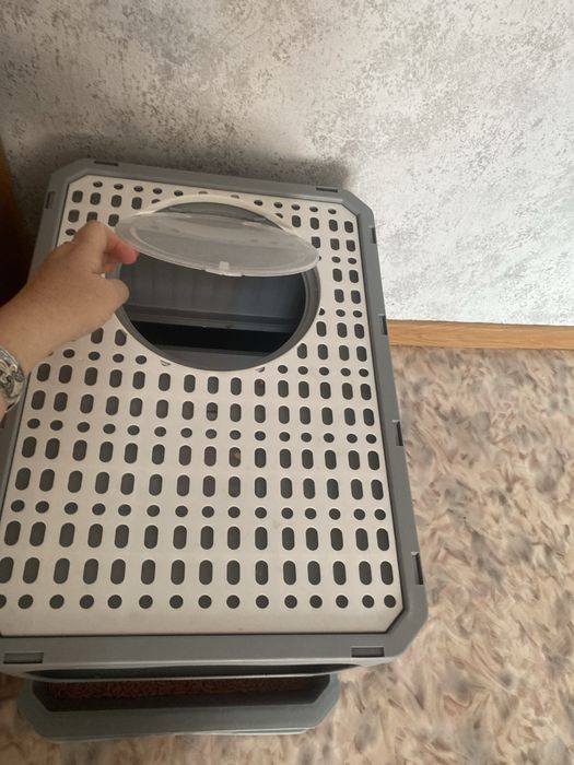 Лоток домик для кошки центр.
