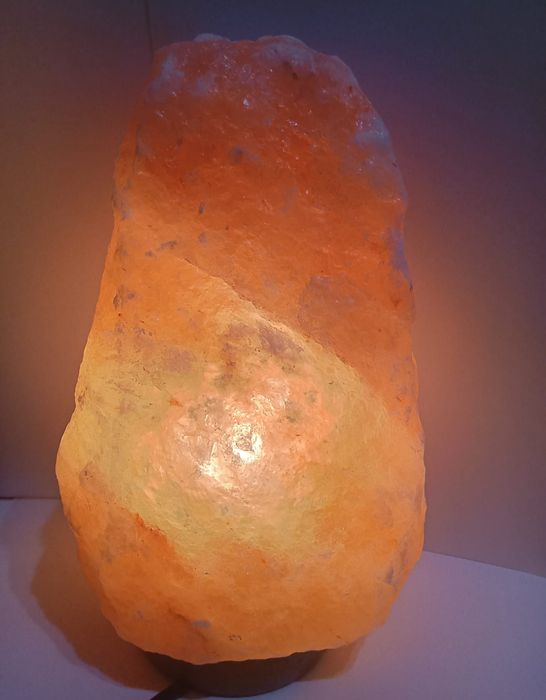 Соляная лампа в хорошем состоянии