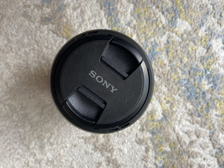 Sony FE 85mm f/1.8 объектив