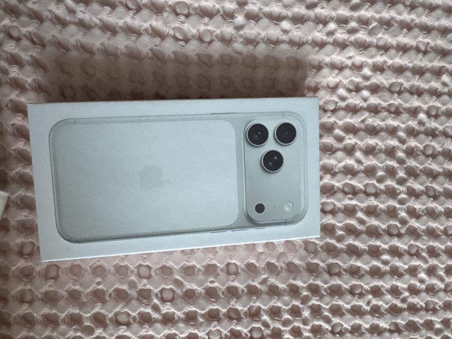 Iphone 17 pro но внутри XR продам срочно