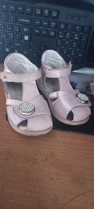 Туфли,сандалии для девочки р.25-28