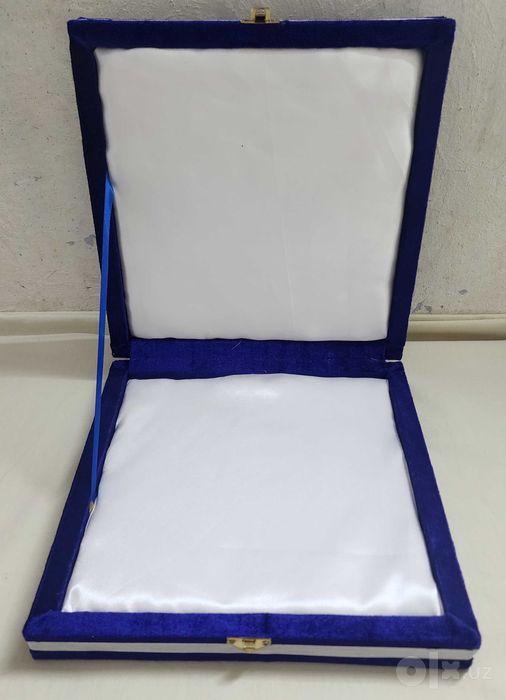 Коробка подарочная, синяя, 27 х 27, выс.5,5 см