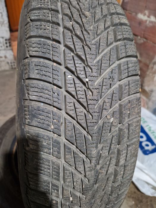 Продавам 4 бр. Зимни гуми Goodyear UltraGrip Performance 3 (195/65 R15
