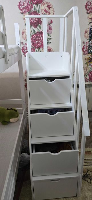 Продается двухярусная кровать