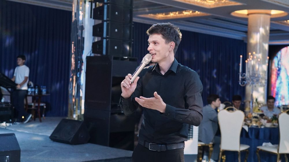 Ведущий для всех