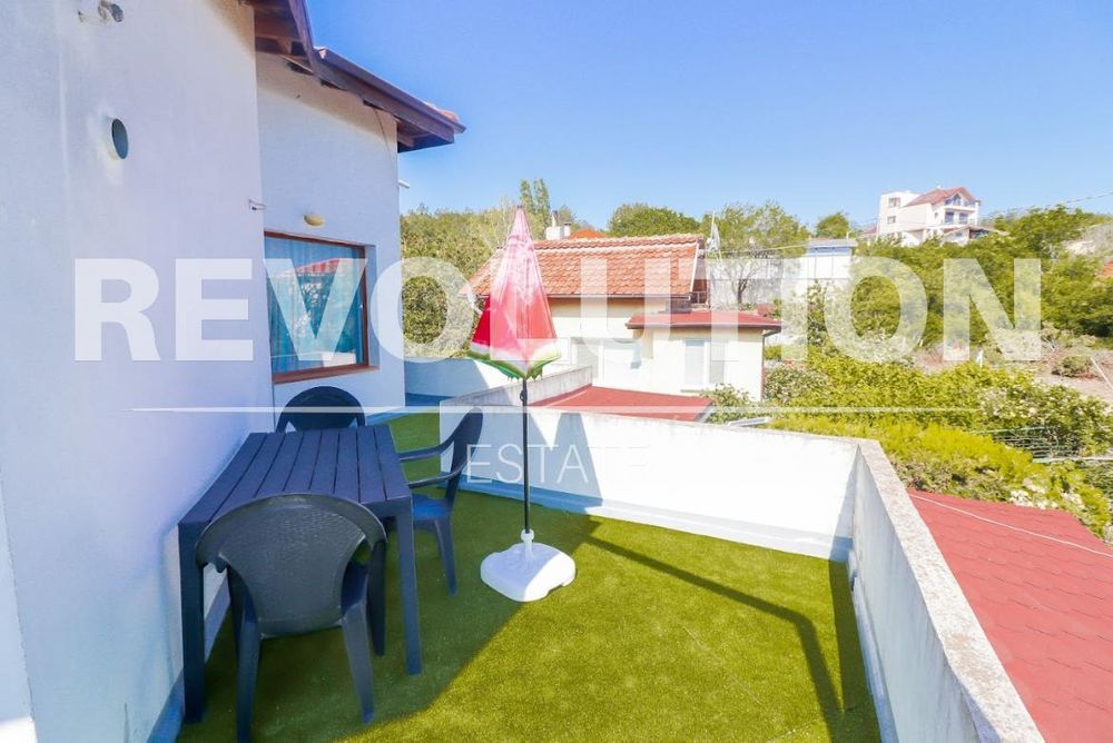 Дава се под наем Етаж от къща в Варна, Виница - 100 кв.м за 400 € - Снимка #12